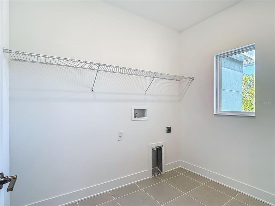 For Rent: $11,450 (5 beds, 4 baths, 3760 Square Feet)