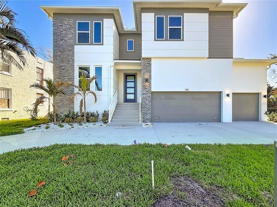 For Rent: $11,450 (5 beds, 4 baths, 3760 Square Feet)