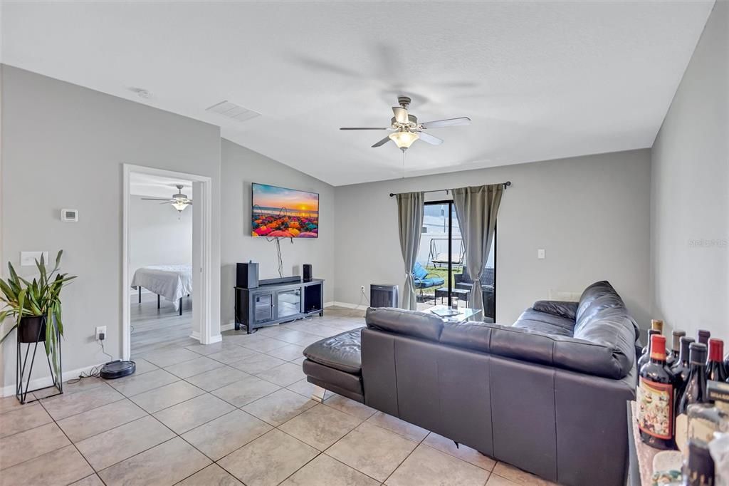En Venta: $339,000 (4 camas, 2 baños, 1841 Pies cuadrados)