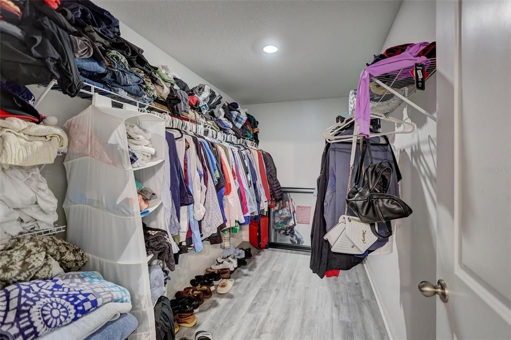 En Venta: $339,000 (4 camas, 2 baños, 1841 Pies cuadrados)
