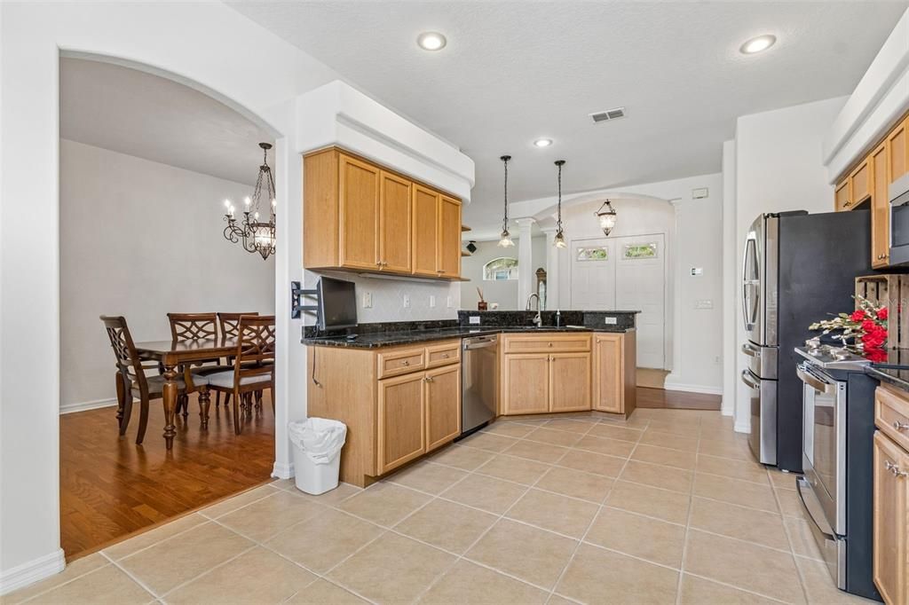 For Sale: $480,000 (2 beds, 2 baths, 2218 Square Feet)