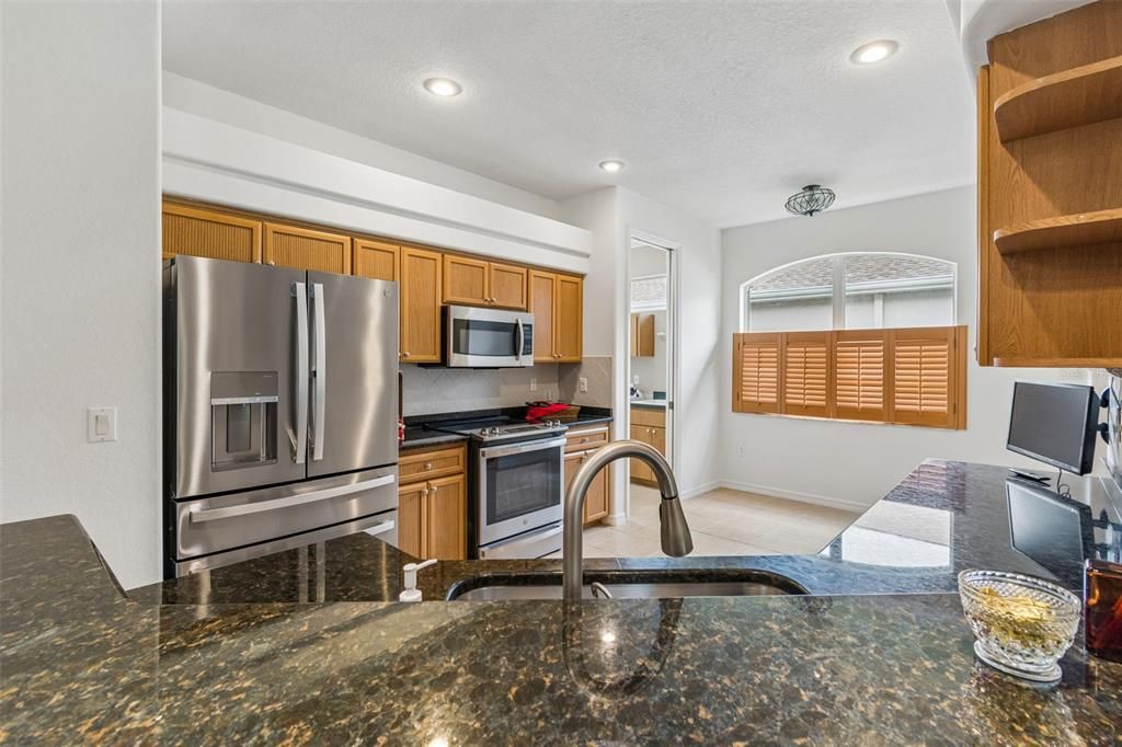 For Sale: $480,000 (2 beds, 2 baths, 2218 Square Feet)