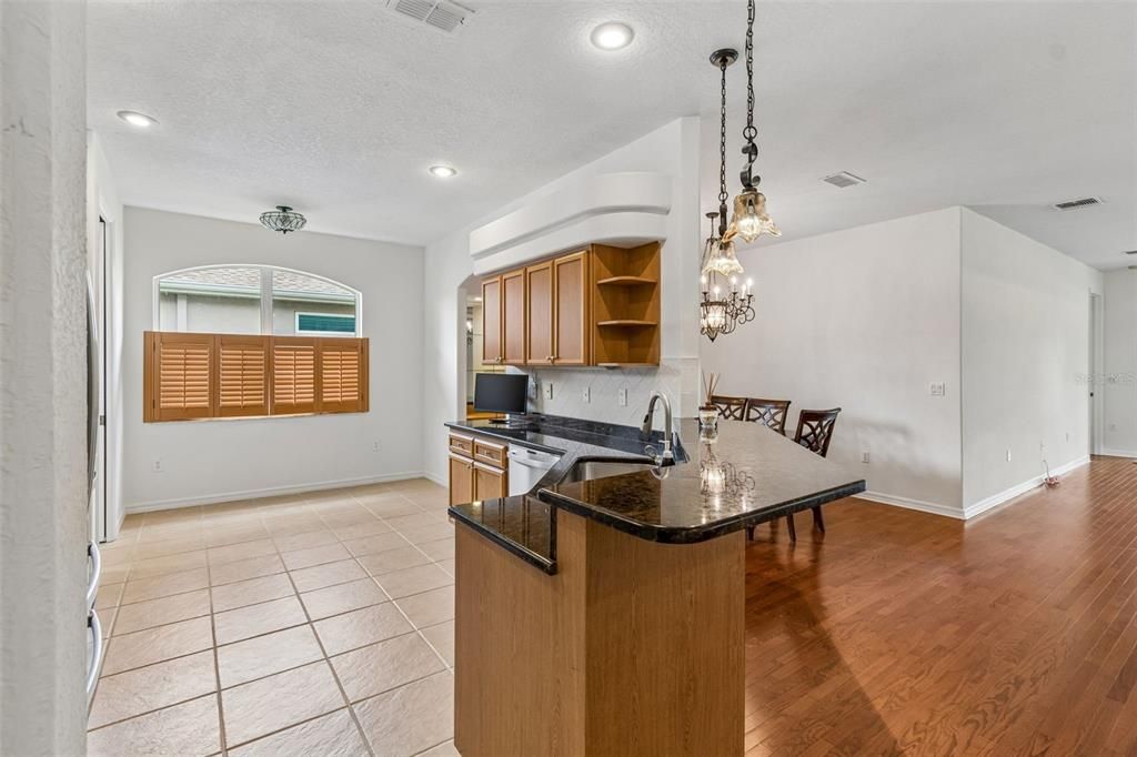 For Sale: $480,000 (2 beds, 2 baths, 2218 Square Feet)