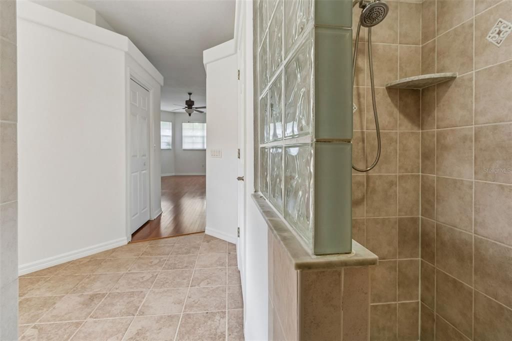 For Sale: $480,000 (2 beds, 2 baths, 2218 Square Feet)