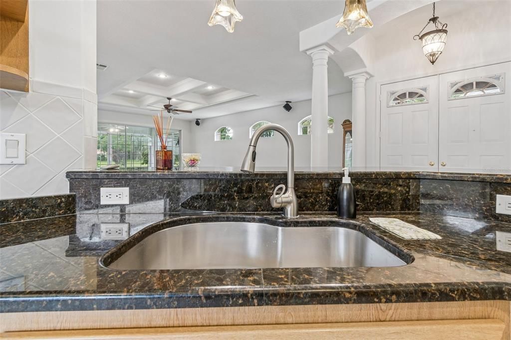For Sale: $480,000 (2 beds, 2 baths, 2218 Square Feet)