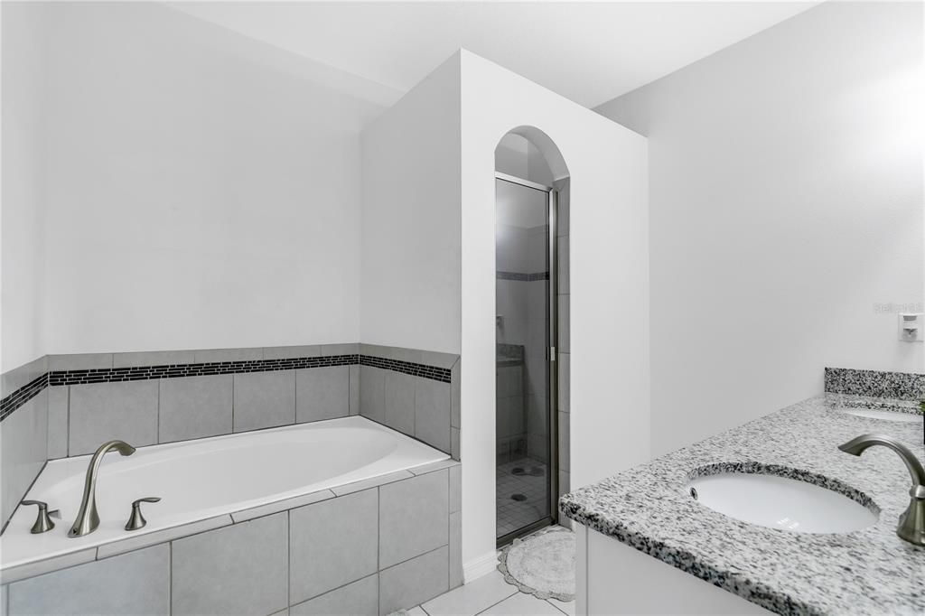 На продажу: $359,000 (3 спален, 2 ванн, 1866 Квадратных фут)