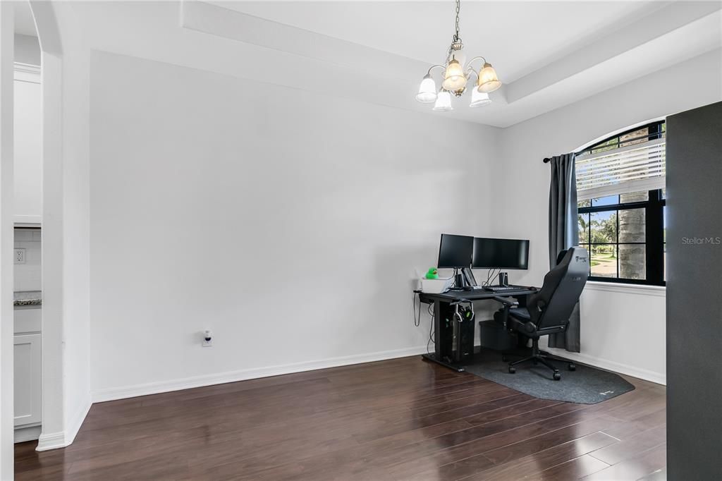 На продажу: $359,000 (3 спален, 2 ванн, 1866 Квадратных фут)