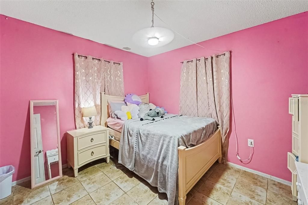 En Venta: $225,000 (2 camas, 1 baños, 986 Pies cuadrados)