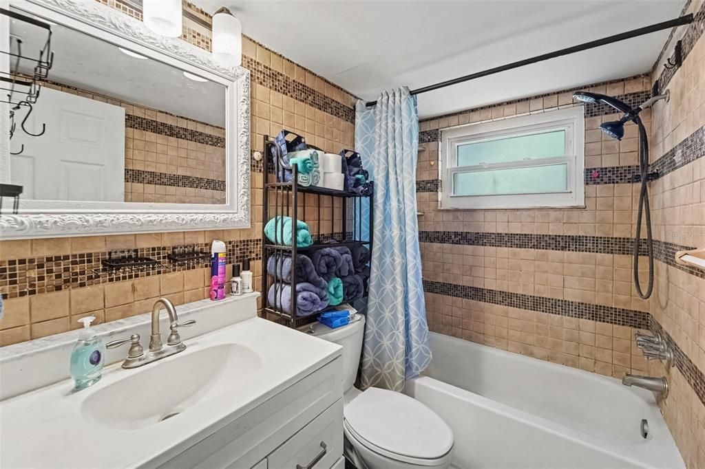 En Venta: $225,000 (2 camas, 1 baños, 986 Pies cuadrados)