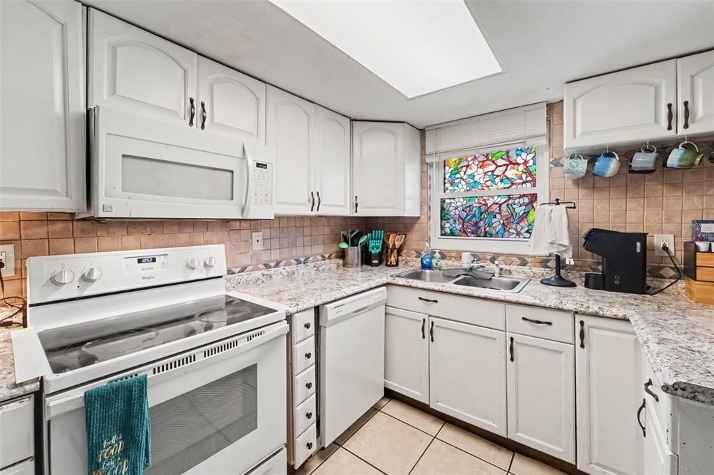 En Venta: $225,000 (2 camas, 1 baños, 986 Pies cuadrados)