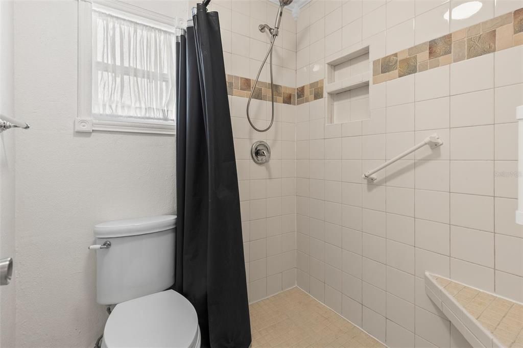 For Sale: $249,900 (2 beds, 2 baths, 1344 Square Feet)