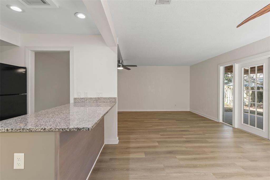 For Sale: $249,900 (2 beds, 2 baths, 1344 Square Feet)