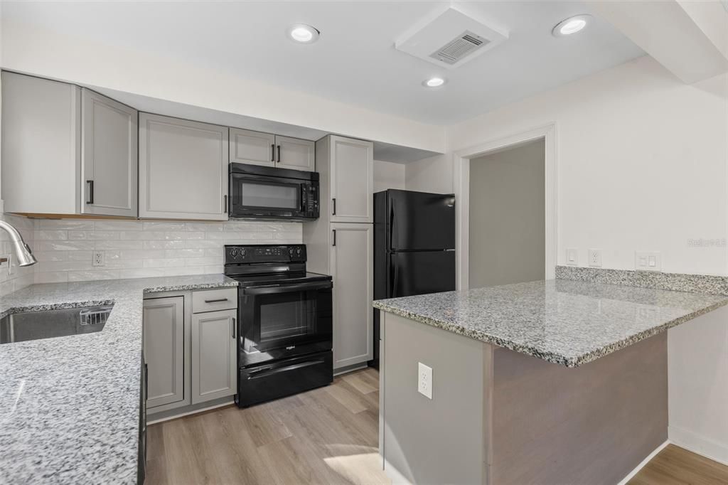 For Sale: $249,900 (2 beds, 2 baths, 1344 Square Feet)