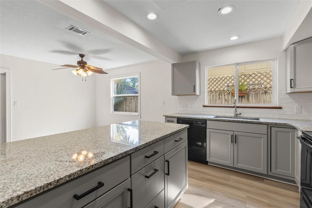 For Sale: $249,900 (2 beds, 2 baths, 1344 Square Feet)