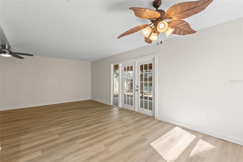 For Sale: $249,900 (2 beds, 2 baths, 1344 Square Feet)