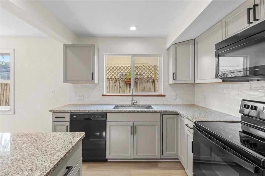 For Sale: $249,900 (2 beds, 2 baths, 1344 Square Feet)