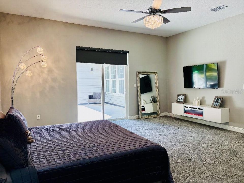 En Venta: $1,285,000 (4 camas, 4 baños, 3576 Pies cuadrados)
