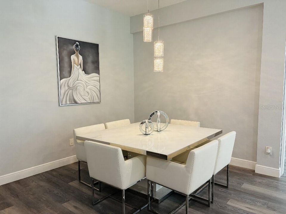 En Venta: $1,285,000 (4 camas, 4 baños, 3576 Pies cuadrados)