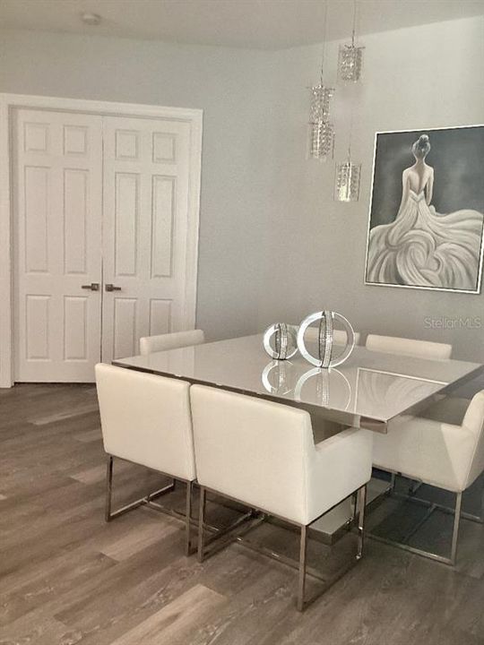 En Venta: $1,285,000 (4 camas, 4 baños, 3576 Pies cuadrados)