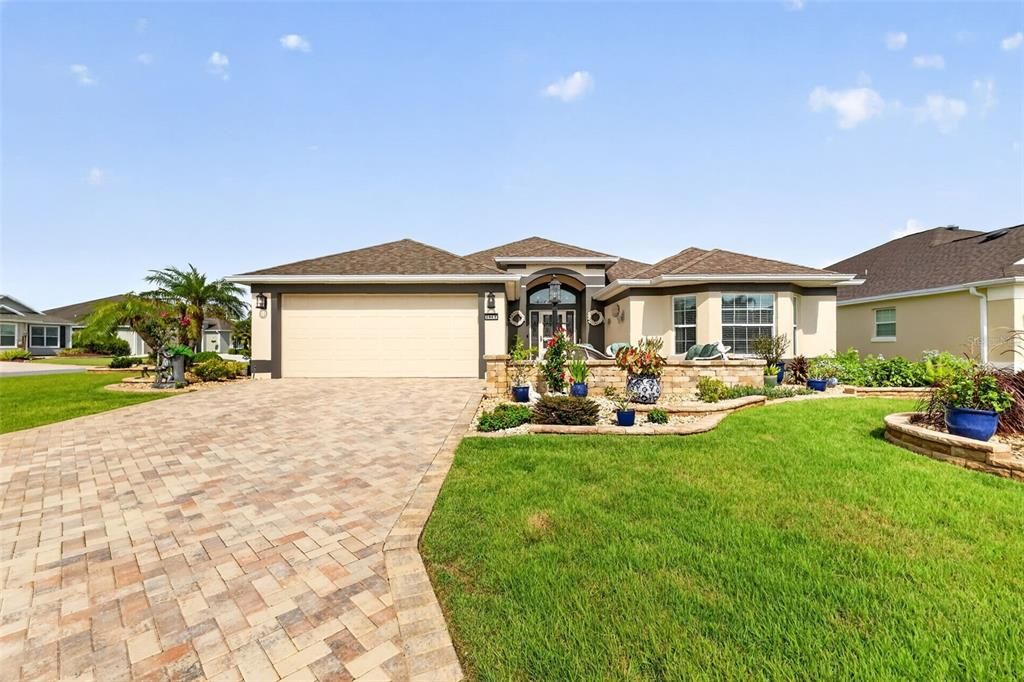 For Sale: $625,000 (3 beds, 2 baths, 2512 Square Feet)