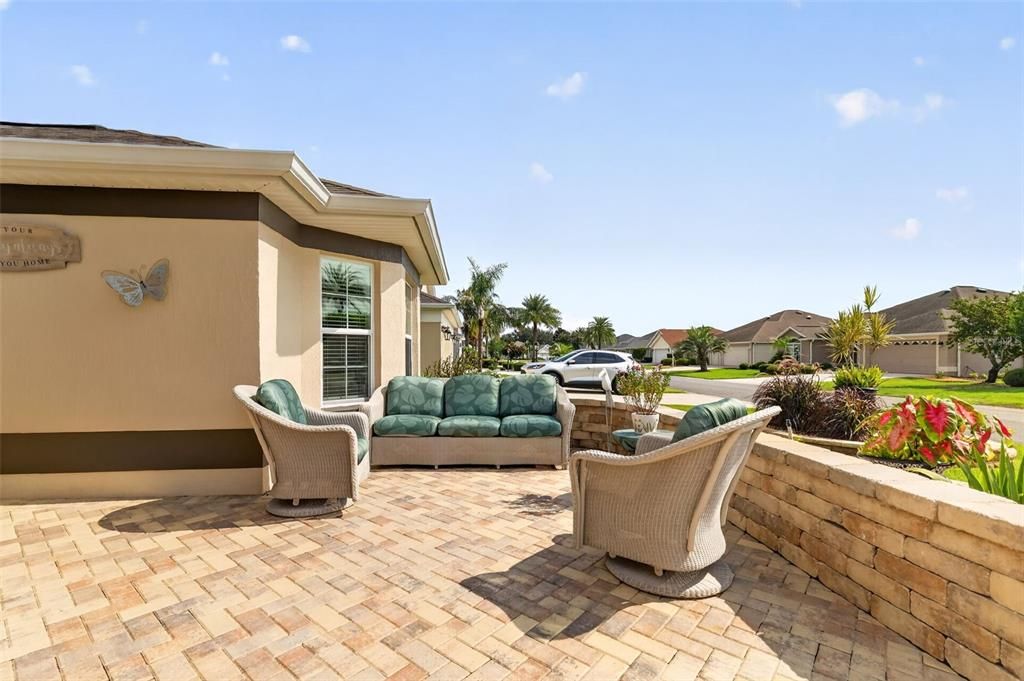 For Sale: $625,000 (3 beds, 2 baths, 2512 Square Feet)