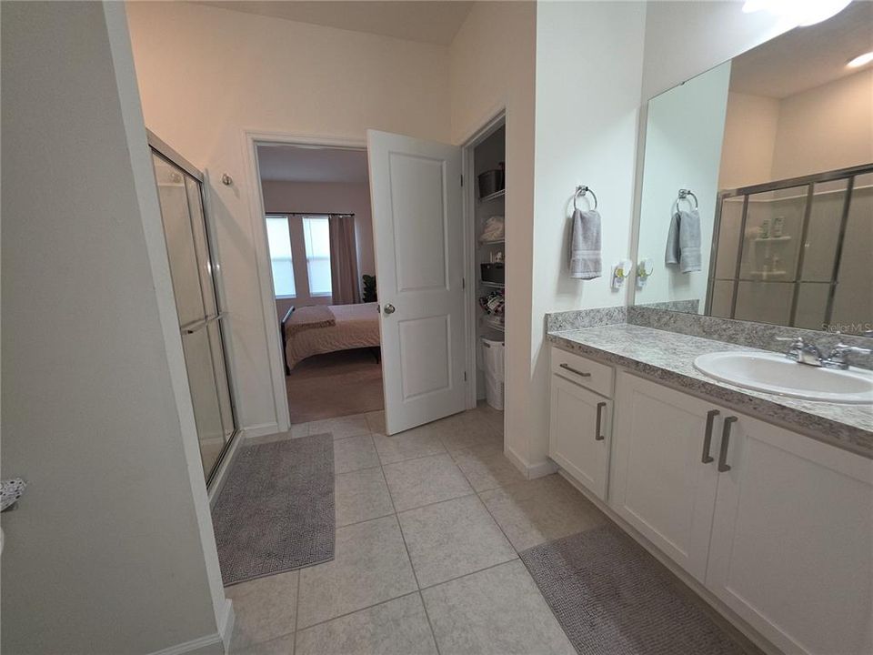 En Renta: $2,595 (4 camas, 2 baños, 1932 Pies cuadrados)