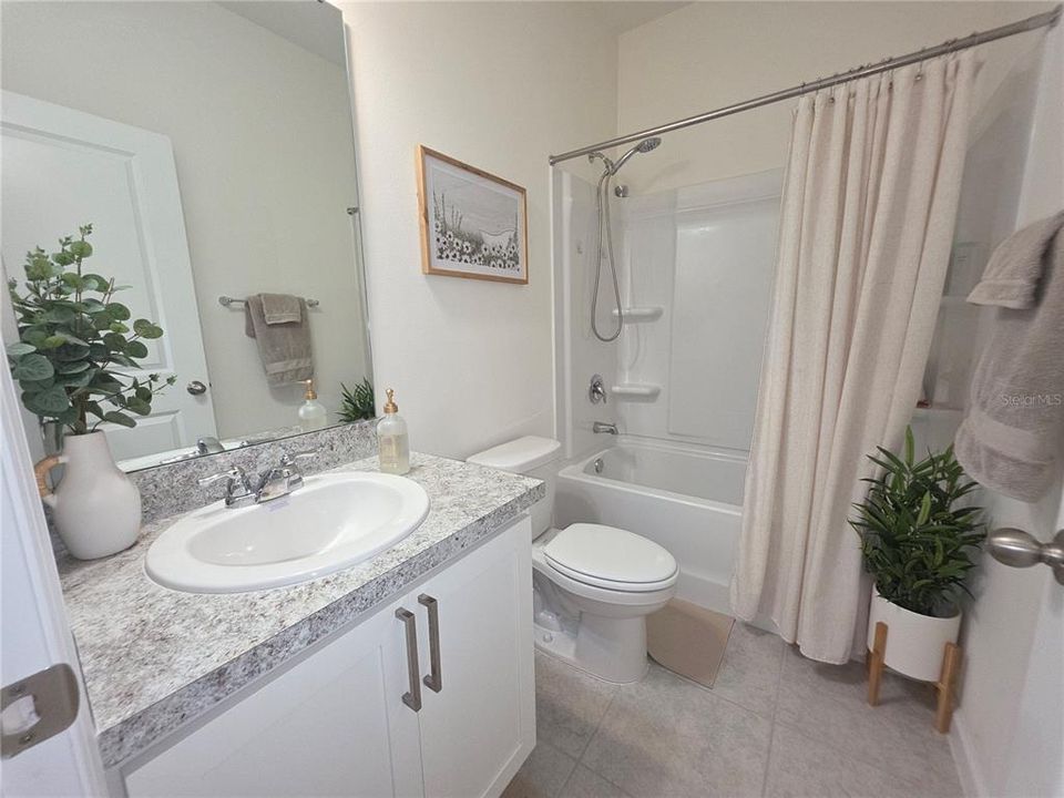 En Renta: $2,595 (4 camas, 2 baños, 1932 Pies cuadrados)