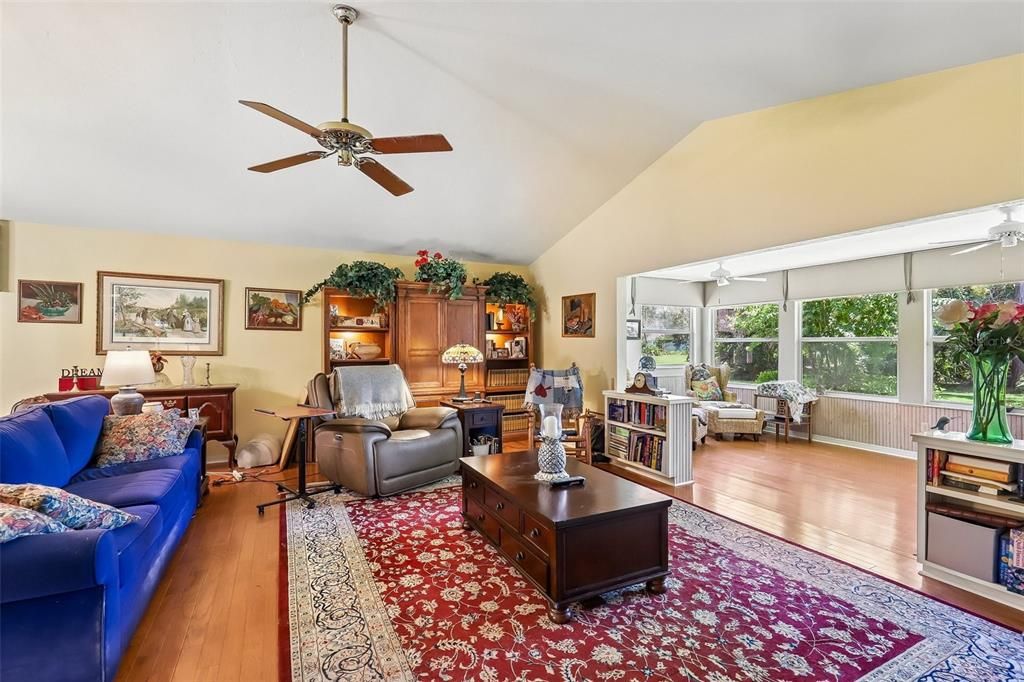 For Sale: $350,000 (2 beds, 2 baths, 2087 Square Feet)
