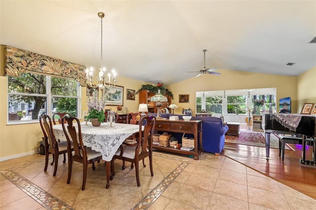 For Sale: $350,000 (2 beds, 2 baths, 2087 Square Feet)