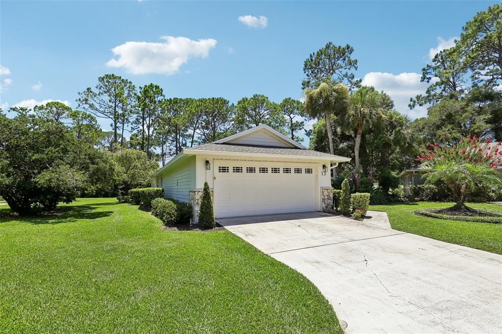 For Sale: $350,000 (2 beds, 2 baths, 2087 Square Feet)