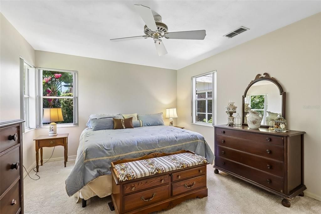 For Sale: $350,000 (2 beds, 2 baths, 2087 Square Feet)