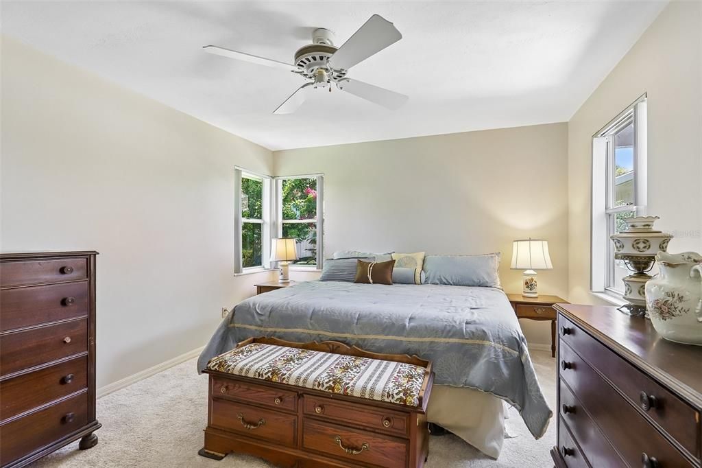 For Sale: $350,000 (2 beds, 2 baths, 2087 Square Feet)