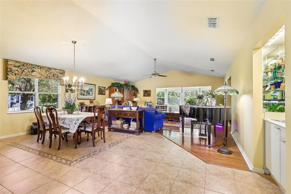 For Sale: $350,000 (2 beds, 2 baths, 2087 Square Feet)