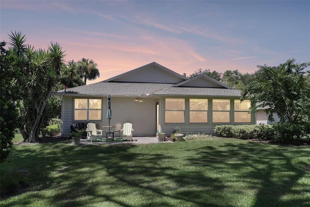 For Sale: $350,000 (2 beds, 2 baths, 2087 Square Feet)