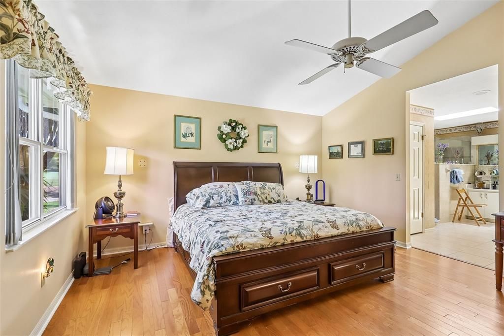 For Sale: $350,000 (2 beds, 2 baths, 2087 Square Feet)