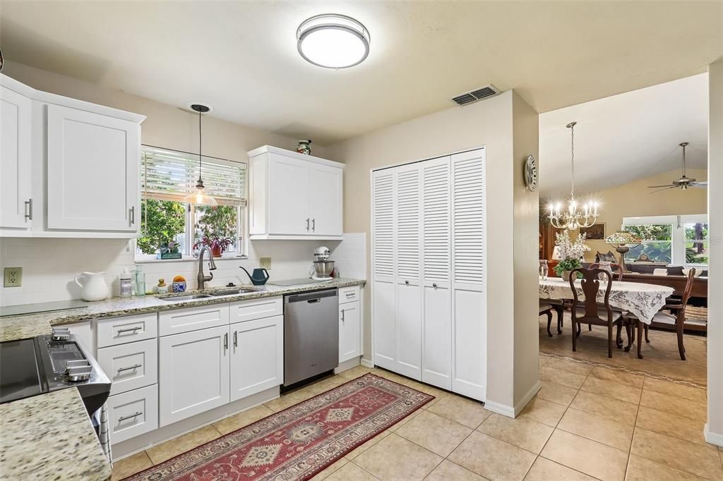 For Sale: $350,000 (2 beds, 2 baths, 2087 Square Feet)