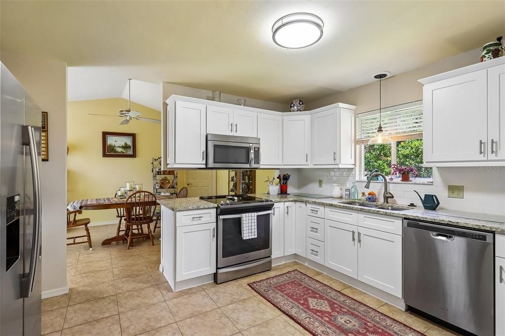 For Sale: $350,000 (2 beds, 2 baths, 2087 Square Feet)
