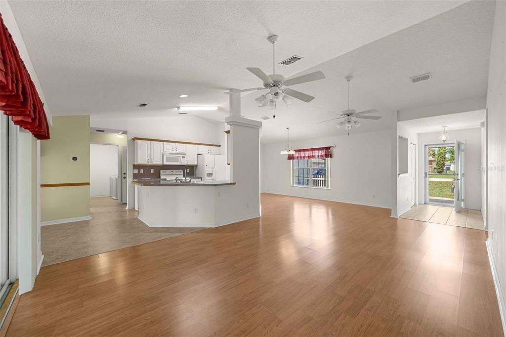 En Venta: $254,900 (2 camas, 3 baños, 1778 Pies cuadrados)