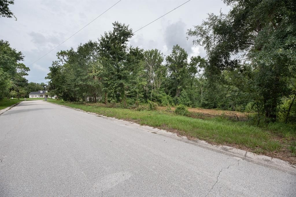 На продажу: $100,000 (0.94 acres)