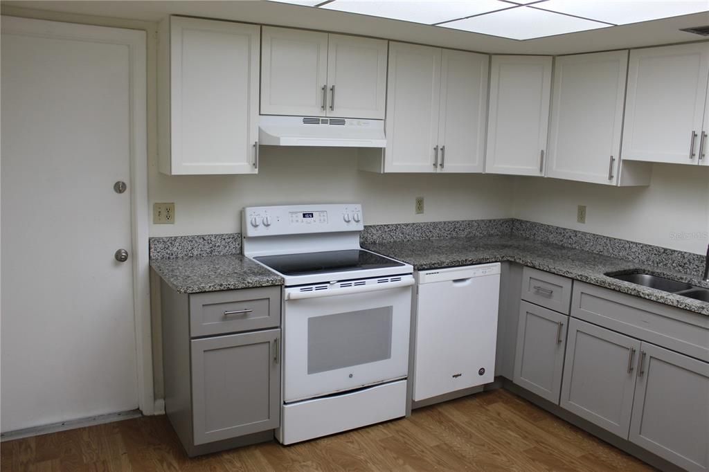 En Renta: $2,495 (4 camas, 3 baños, 1710 Pies cuadrados)