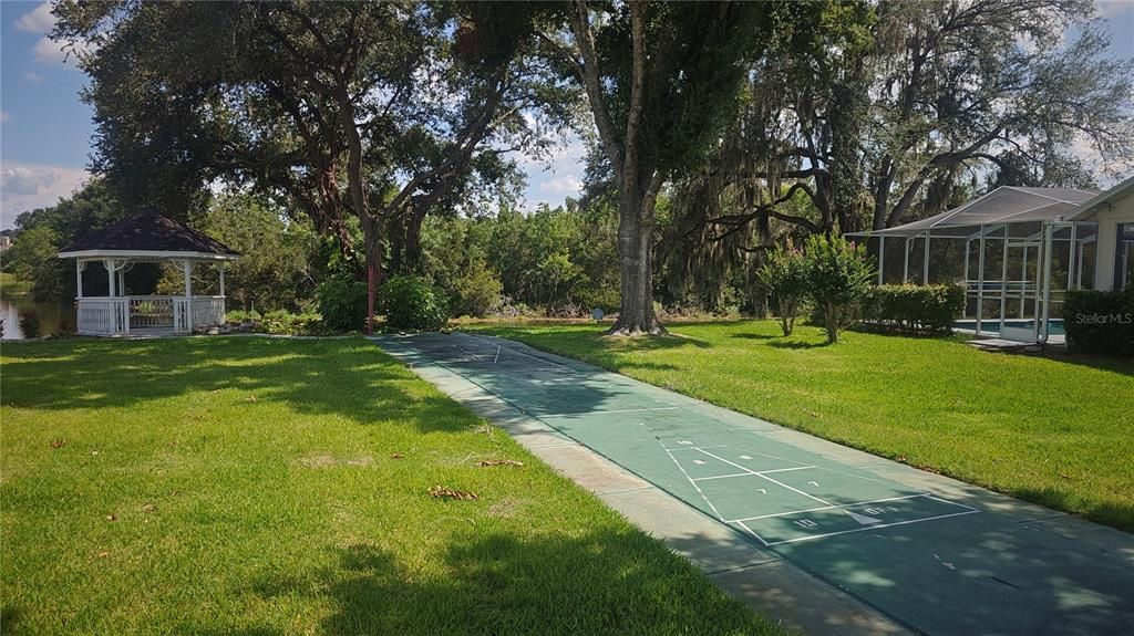 На продажу: $97,000 (0.26 acres)