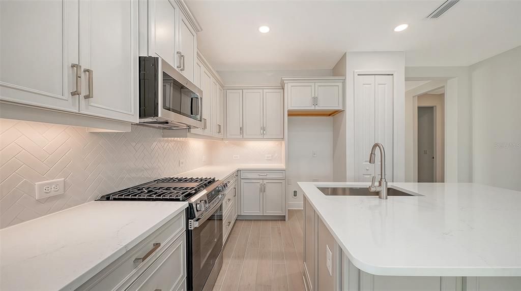 For Sale: $436,990 (2 beds, 2 baths, 1530 Square Feet)