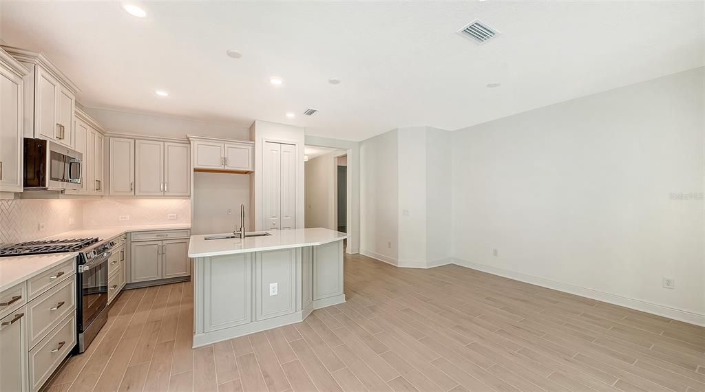 For Sale: $436,990 (2 beds, 2 baths, 1530 Square Feet)