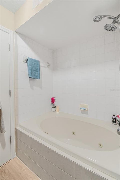 На продажу: $389,900 (3 спален, 2 ванн, 1551 Квадратных фут)