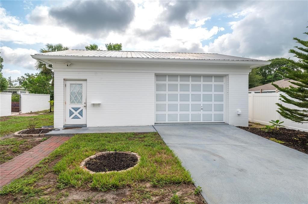 For Sale: $799,000 (4 beds, 4 baths, 5149 Square Feet)