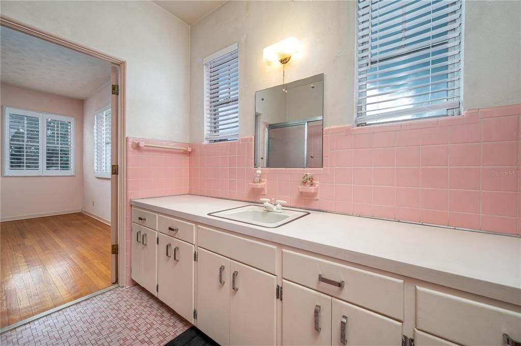 For Sale: $799,000 (4 beds, 4 baths, 5149 Square Feet)