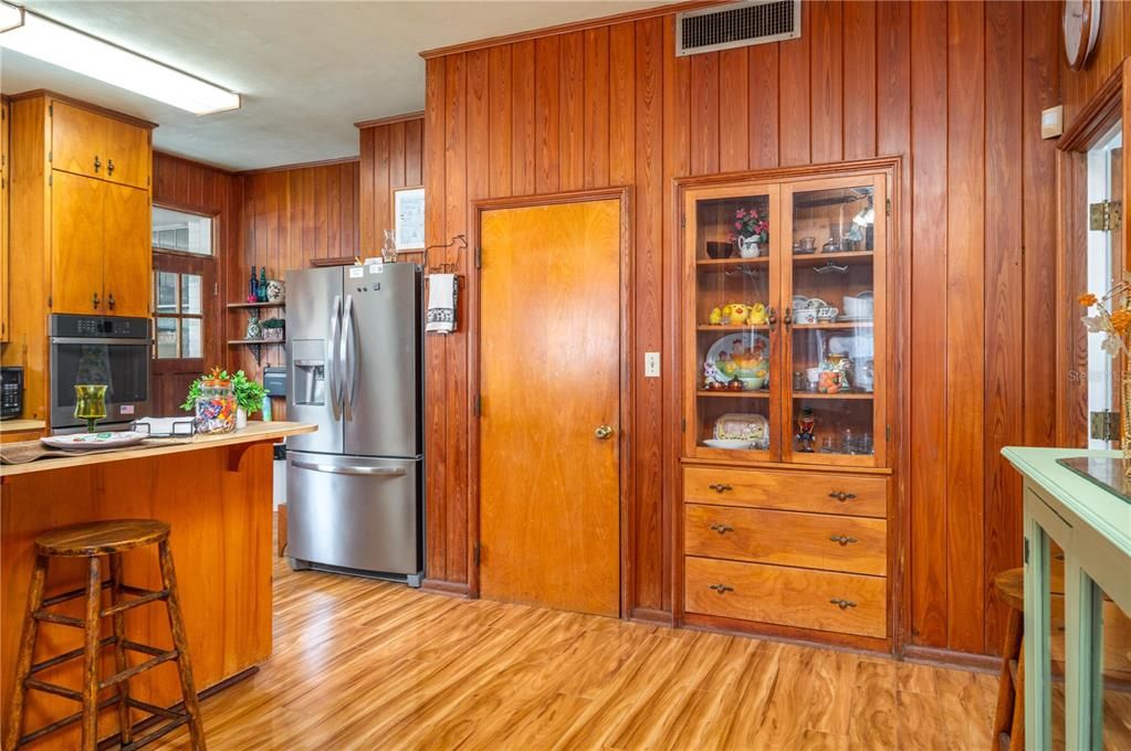 For Sale: $799,000 (4 beds, 4 baths, 5149 Square Feet)