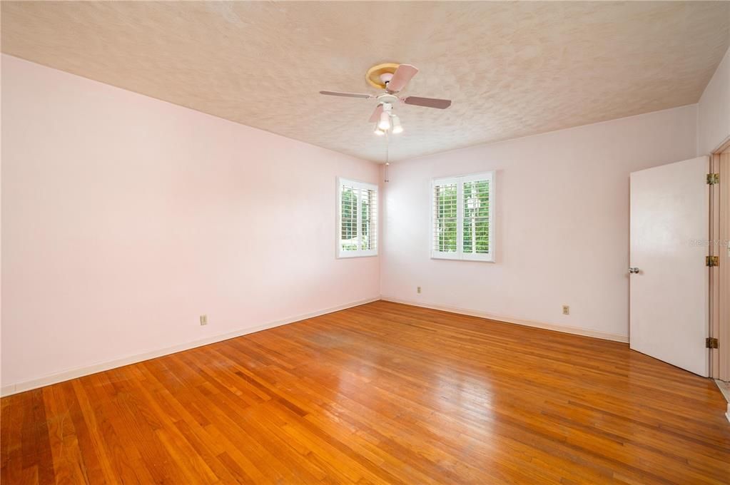 For Sale: $799,000 (4 beds, 4 baths, 5149 Square Feet)