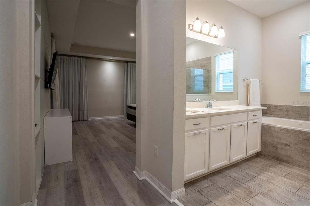For Rent: $7,500 (6 beds, 4 baths, 4161 Square Feet)