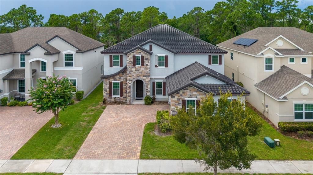 For Rent: $7,500 (6 beds, 4 baths, 4161 Square Feet)
